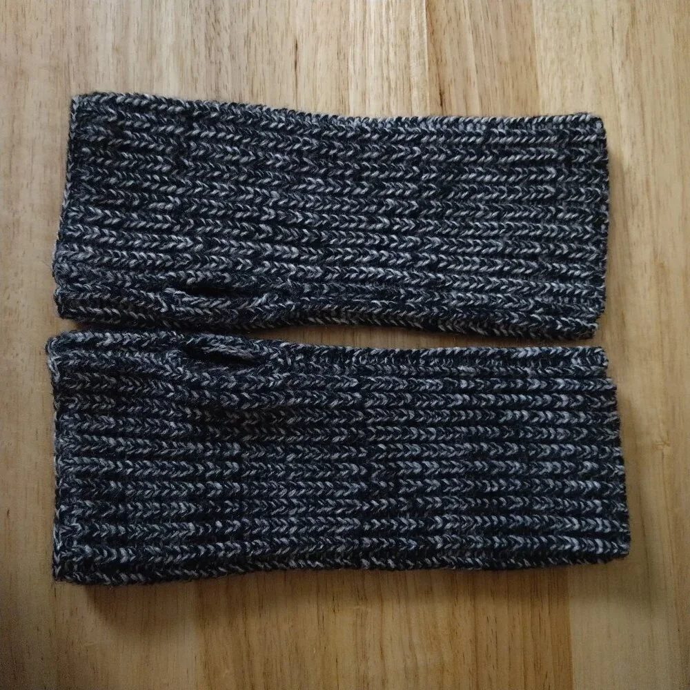 Rebecca Minkoff Black and White Marled Arm Warmer Knit Fingerless One Size